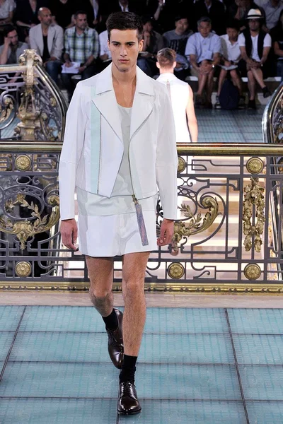 Look 14